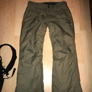 Oakley men’s snowboarding pants